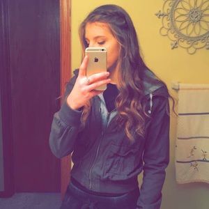 Meet your Posher, Allison